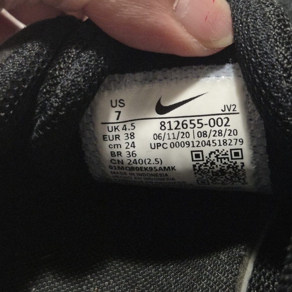 NIKE Triple Black Tajun Mesh Athletic Sneakers...size:7 - Picture 11 of 12